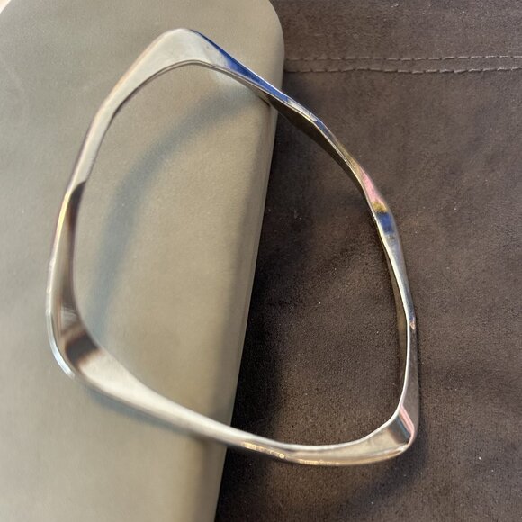 Silpada Bracelet Hip to be Square Wavy Bangle Bracelet B2278 - Sterling Silver - Picture 2 of 4